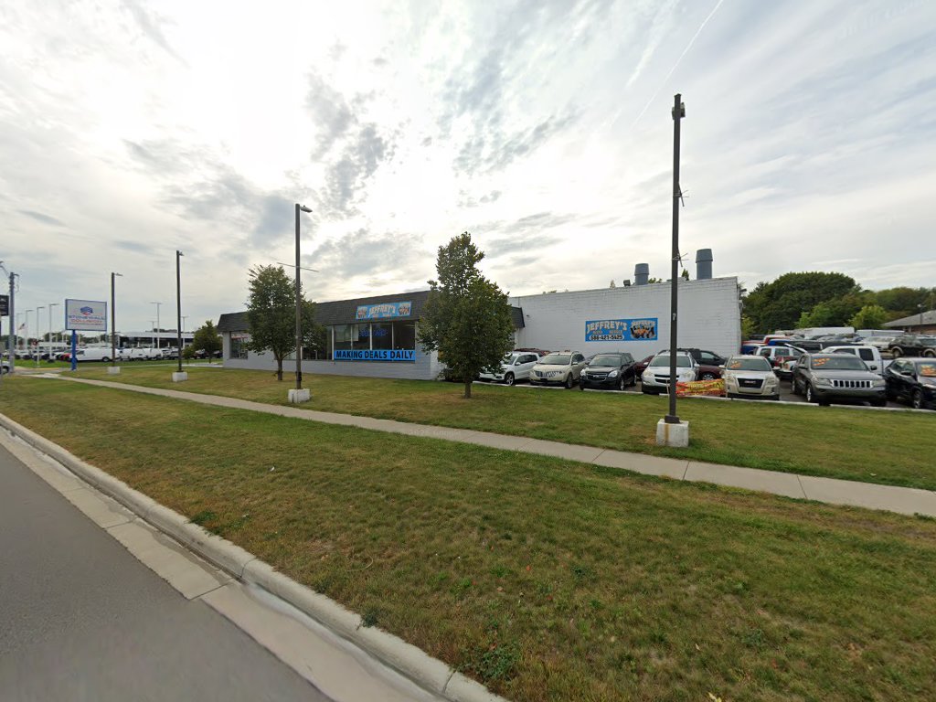 Johnny Financing Auto Brokers in Clinton Township