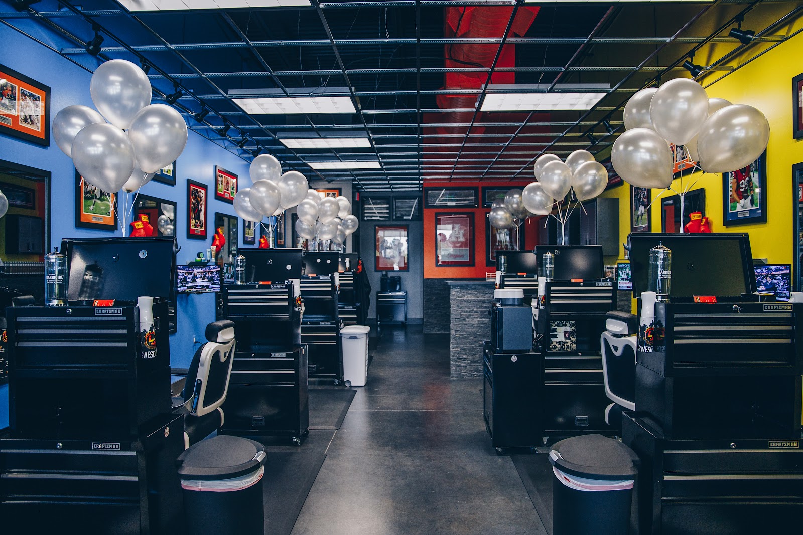 Lady Jane's Haircuts for Men (Garfield Rd & 16 Mile) in Clinton Township