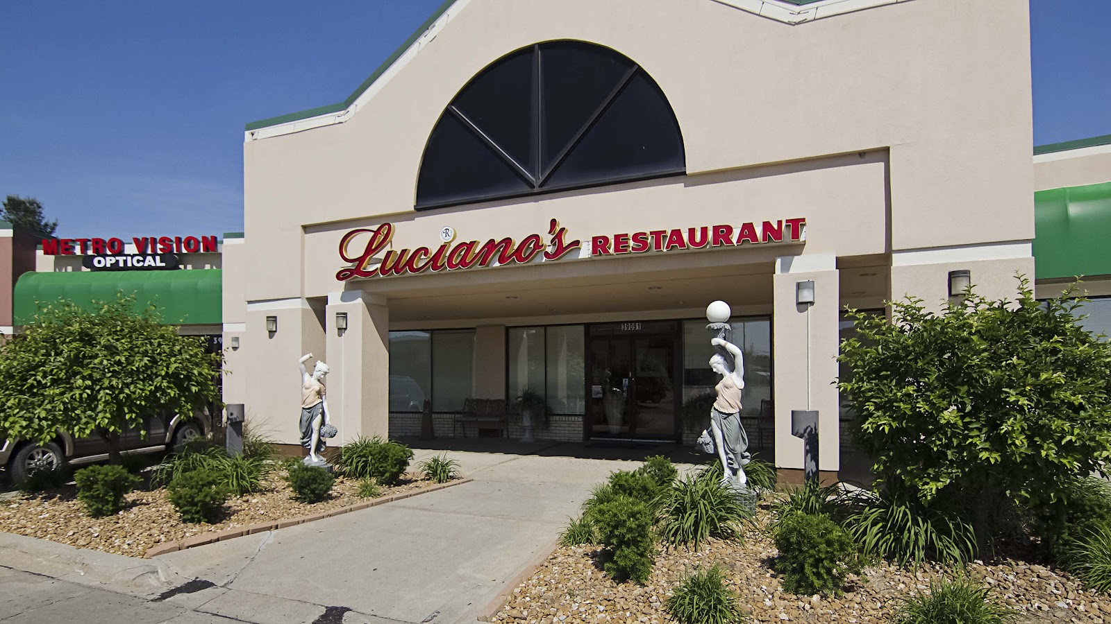 Luciano's Italian Restaurant in Clinton Township
